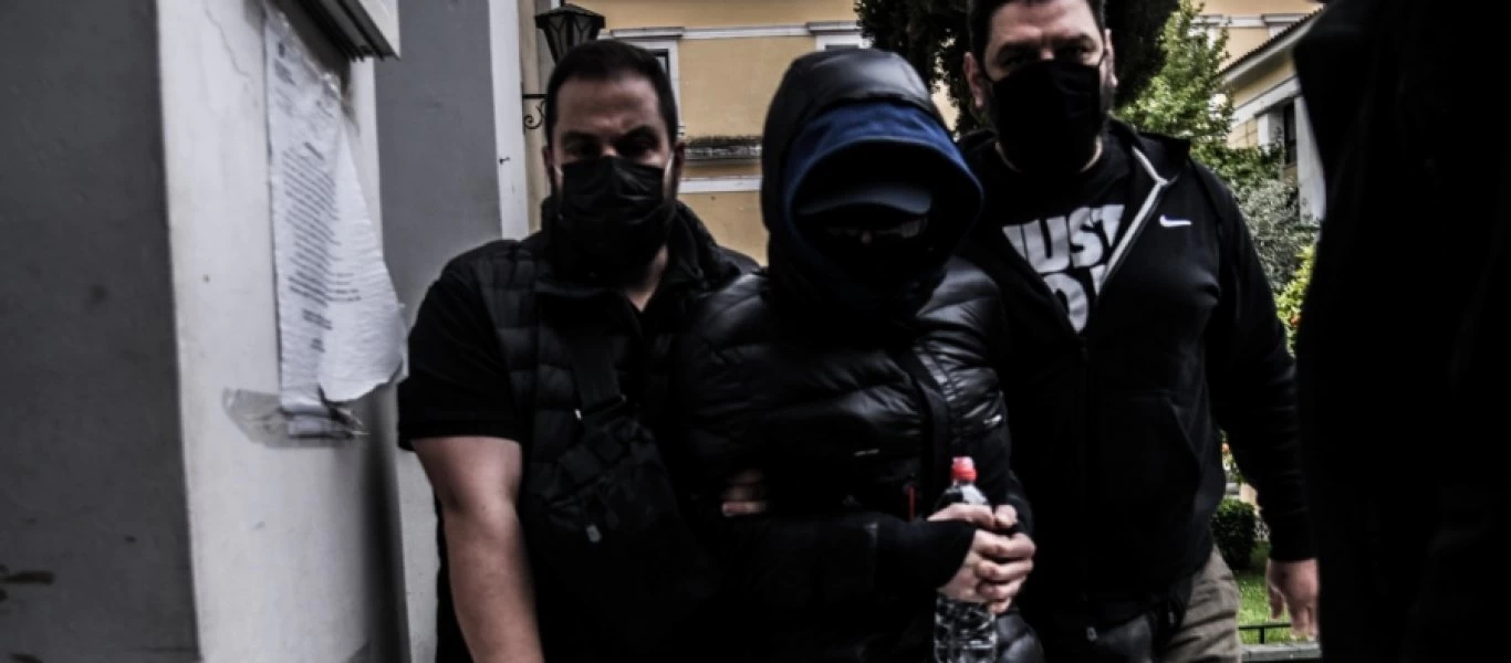 Στο ίδιο κελί με ένστολους κατηγορούμενους ο Μ.Φουρθιώτης